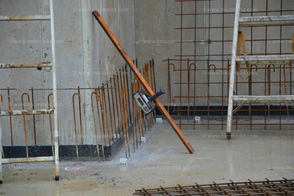 bib-lg04-betonarbeiten-0133 | Nach LV-Leistungsgruppen sortierte Detailfotos über den Bau eines Hauses. Alle Hausbau-Bilder direkt vom Urheber und Autor der Website Haus-Selber-Bauen.com