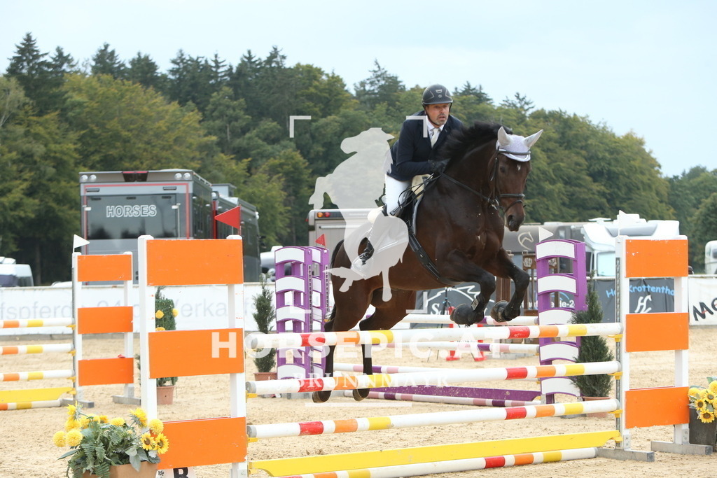 DL2Q7545 | Willkommen bei Brunnmayr - Design & Fotografie – Ihrem Spezialisten für Reitturniere und Pferdeveranstaltungen in Oberösterreich, Salzburg und Bayern! Seit über 17 Jahren sind wir leidenschaftlich dabei.