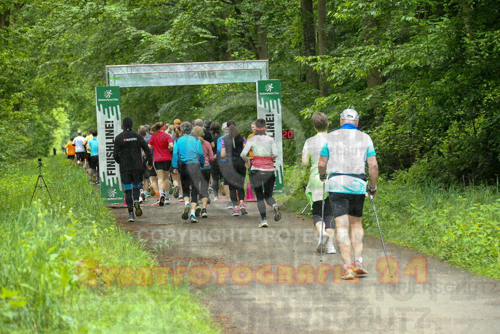 250504_1001_EX1_2697 | Sportfotografie im Rhein-Sieg Kreis, Köln, Bonn, NRW, Rheinland Pfalz, Hessen, etc. Unser Tätigkeitsfeld umfasst den Laufsport vom Volkslauf über den Marathon, Duathlon, Triathon bis zum Ultralauf wie Kölnpfad Ultra oder Schindertrail.