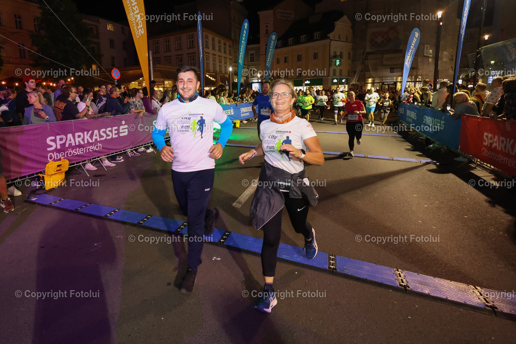 20230928bmmac22-13 | Linz, AUSTRIA 26.Sept.23 - Night Run, Image shows 
Photo: Sportmediapics.com/ Manfred Binder