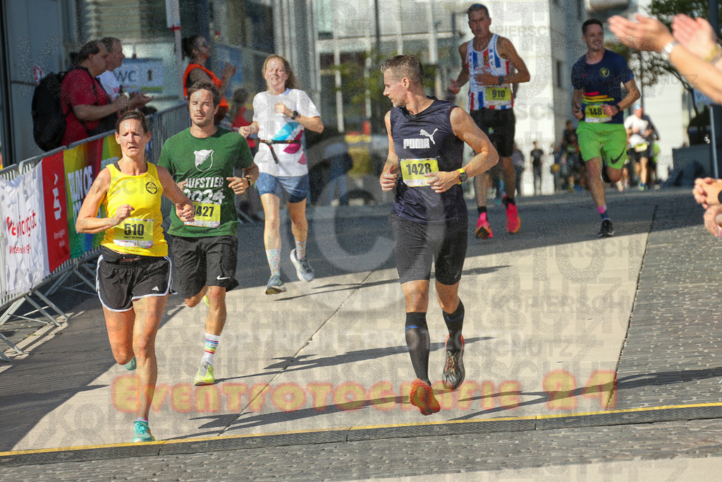 240921_1452_EX1_3925 | Sportfotografie im Rhein-Sieg Kreis, Köln, Bonn, NRW, Rheinland Pfalz, Hessen, etc. Unser Tätigkeitsfeld umfasst den Laufsport vom Volkslauf über den Marathon, Duathlon, Triathon bis zum Ultralauf wie Kölnpfad Ultra oder Schindertrail.