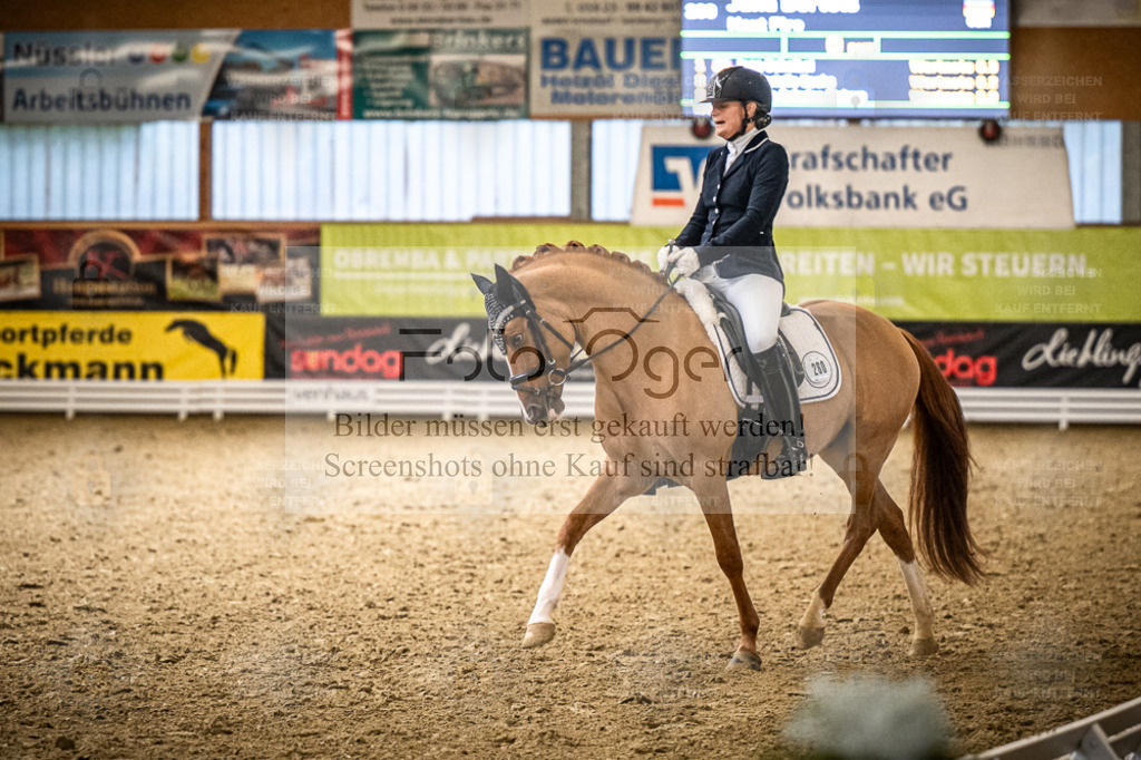 DOS_2139 | Entdecke hochwertige Reitturnierfotos von Foto Oger. Professionell, emotional und authentisch – jetzt Lieblingsmomente im Shop bestellen. - Realisiert mit Pictrs.com