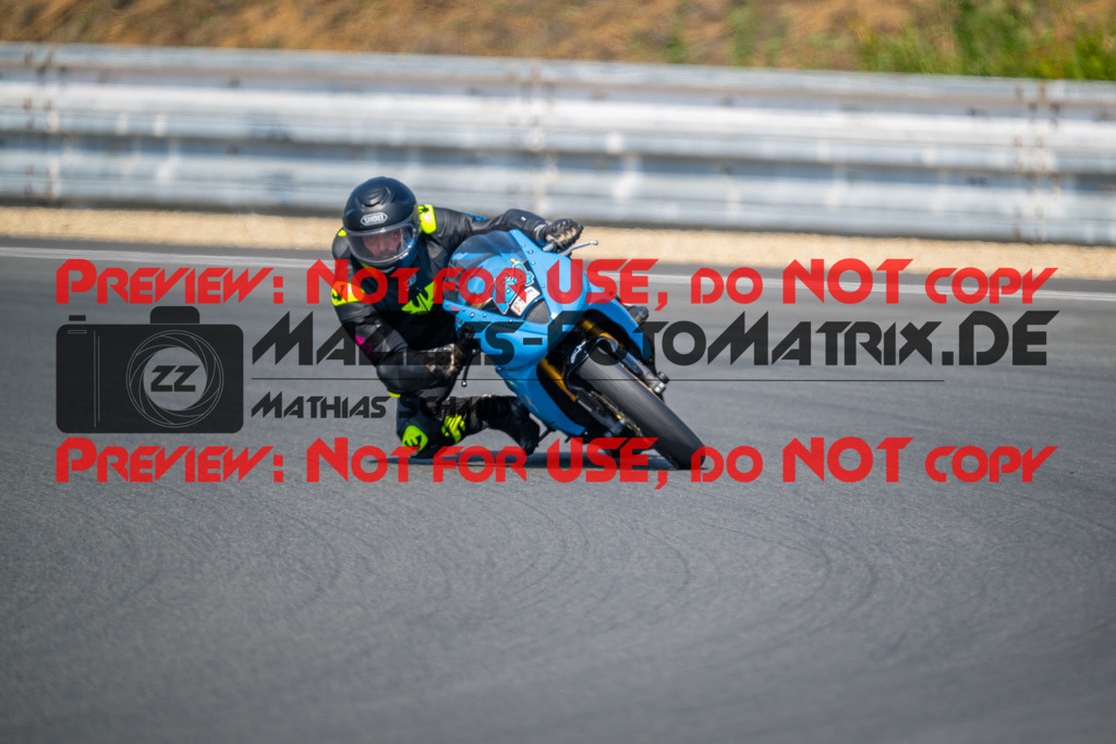 MaZZes-Fotomatrix-20260805-520157 | R1