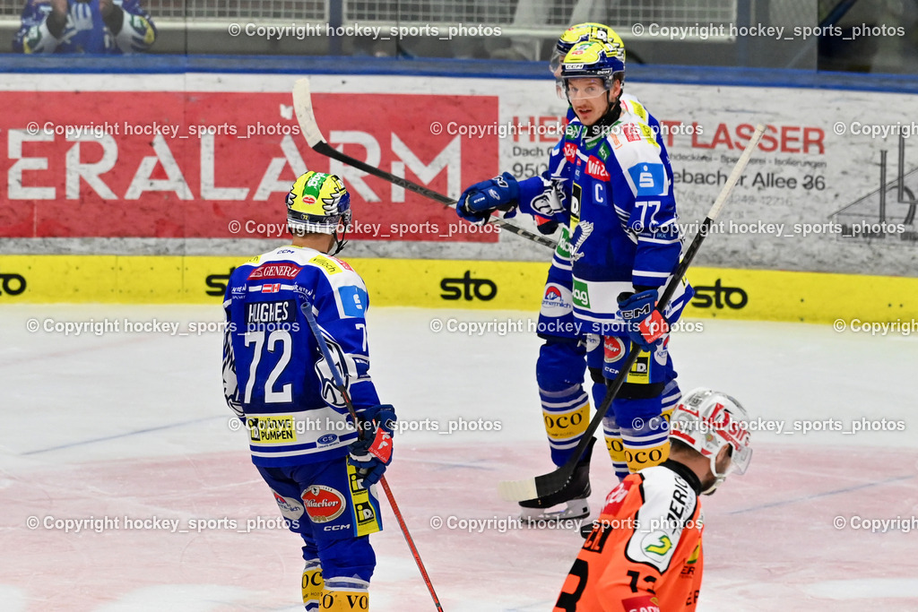 EC IDM WÄRMEPUMPEN VSV vs. MOSER MEDICAL GRAZ99ERS | Jubel EC VSV, #72 John Hughes EC VSV, #77 Philipp Lindner EC VSV, EC IDM WÄRMEPUMPEN VSV vs. MOSER MEDICAL GRAZ99ERS, EC IDM WÄRMEPUMPEN VSV vs. MOSER MEDICAL GRAZ99ERS am 17.03.2026 in Villach (Stadthalle Villach), Austria, (Photo by Bernd Stefan)