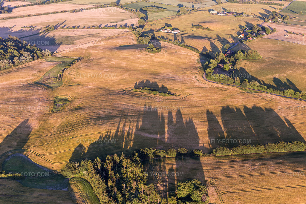 Aerial view: View of the town in Borre in the state Zealand, Denmark. – Photo: IMG_108629.jpg taken on 07/04/2018 by Werner Riehm/FLY-FOTO.com – Resolution of the original: 5472 x 3648 px