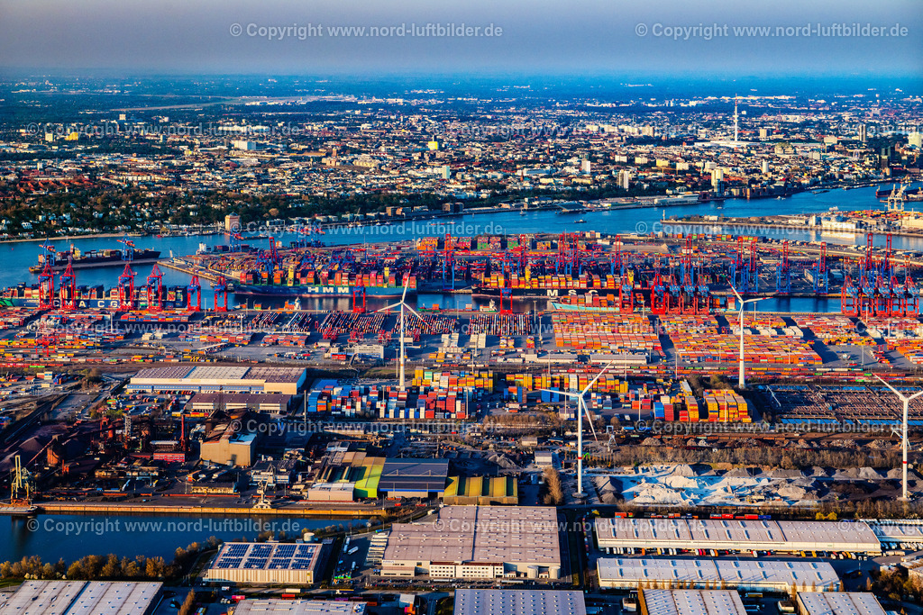 Hamburg_Waltershof_Eurogate_Burchardkai_Containerschiffe_ELS_3076280325 | HAMBURG 28.03.2025 Hafenanlagen am Ufer des Hafenbeckens Burchardkai der Eurogate im Ortsteil Waltershof in Hamburg, Deutschland. Weiterführende Informationen bei: EUROGATE GmbH & Co. KGaA, KG. // Port facilities on the shores of the harbor of Burchardkai of Eurogate in the district Waltershof in Hamburg, Germany. Further information at: EUROGATE GmbH & Co. KGaA, KG. Foto: Martin Elsen