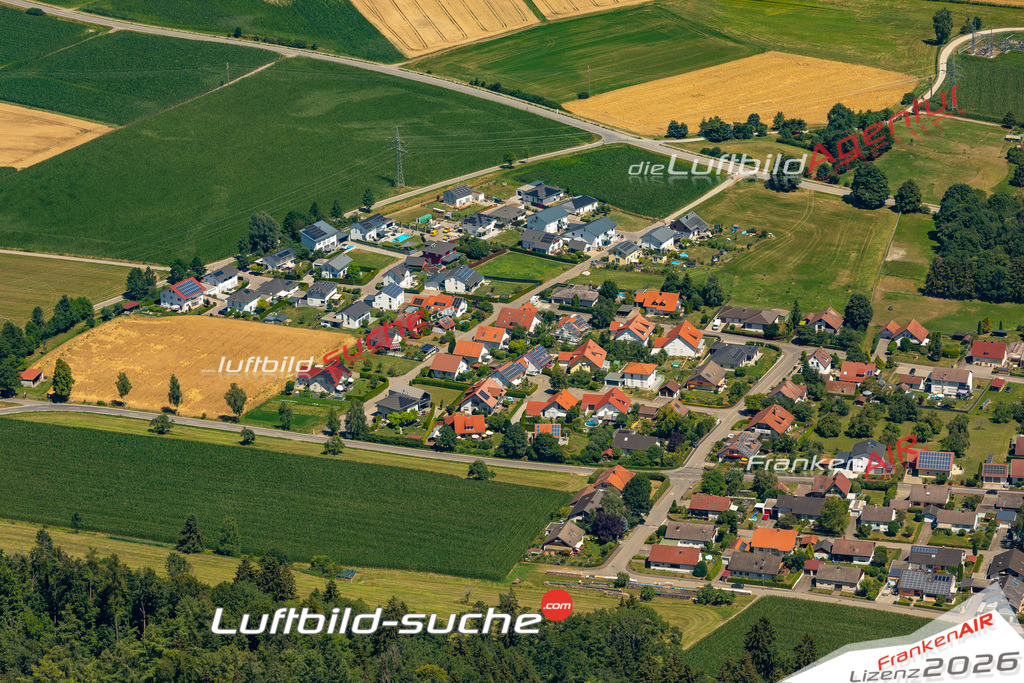 Aktuelles Luftbild von Otterswang Bad Schussenried - Die Luftaufnahme wurde 2022 mittels UL-Flugzeug erstellt ( keine Drohne ) - hochauflösende Kamera-Systeme von  Canon -Beste Qualität - Für grossformatige Ausdrucke geeignet. Die Geschenkidee !