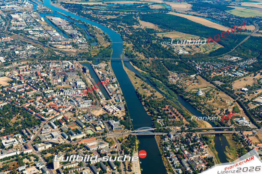 Die Luftaufnahme Brückfeld - Magdeburg wurde 2022 vom Flugzeug aus (keine Drohne) erstellt. Hohe Auflösung -für große Poster und Wandbilder geeignet - Garantiert!