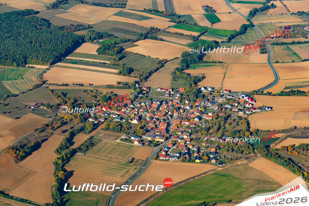 Die Luftbildaufnahme Weigelshofen - Eggolsheim wurde 2018 mittels Flugzeug (keine Drohne) erstellt. Perfekte Schärfe und Druck- Auflösung- Garantiert!