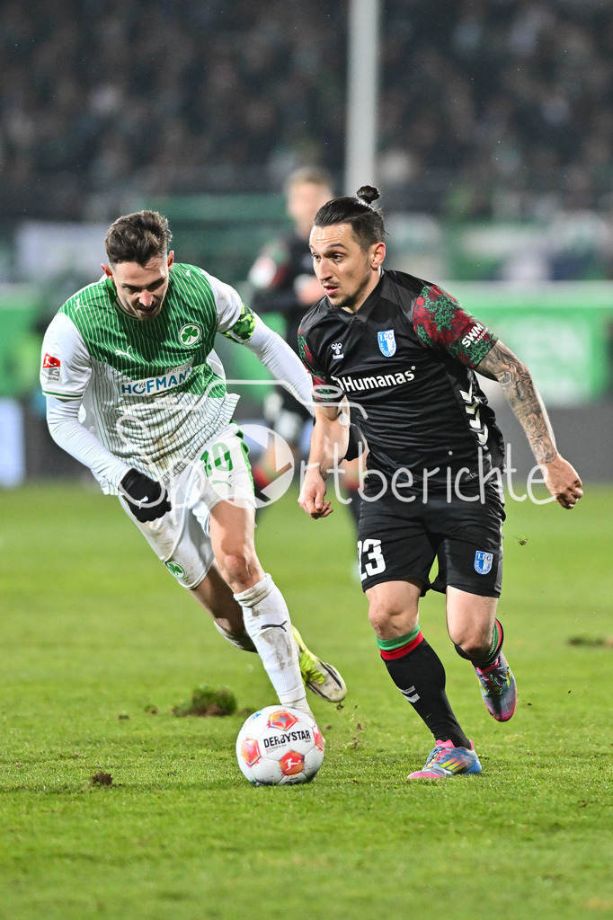 SpVgg Greuther Fürth - 1. FC Magdeburg | FUERTH, GERMANY - 06. FEBRUARY: im Duell Branimir HRGOTA (SpVgg Greuther Fuerth 10) und Baris ATIK (1. FC Magdeburg 23) während dem Match zwischen der SpVgg Greuther Fürth und dem 1. FC Magdeburg am 21. Spieltag der 2. Bundesliga im Sportpark Ronhof Thomas Sommer