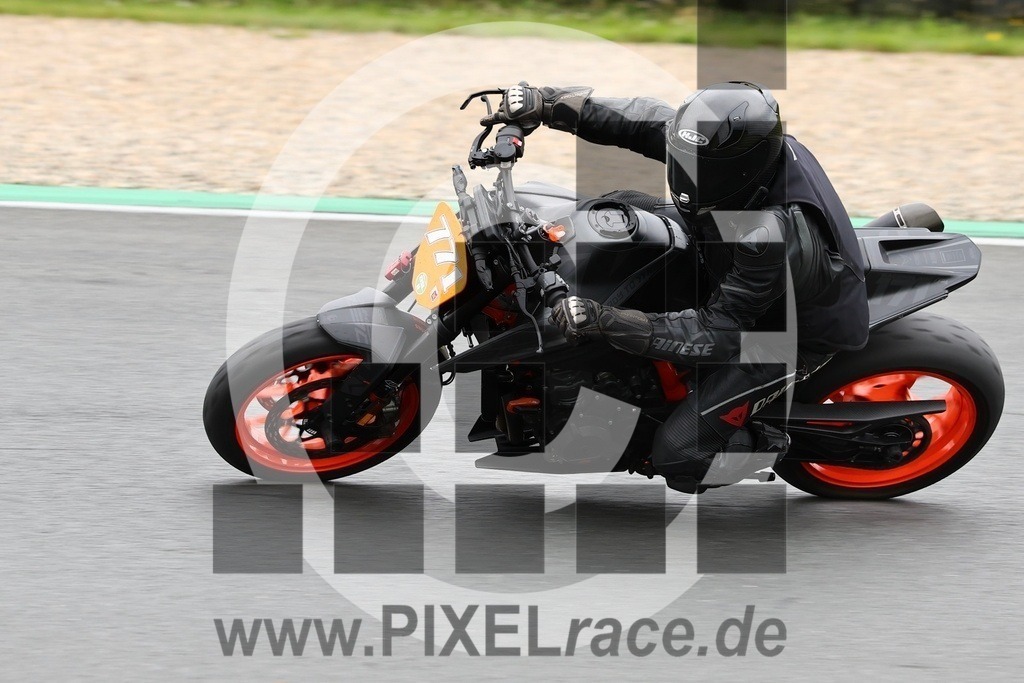 0771-20240610_11804 | Schöne Erinnerungen an spannende Momente - das festzuhalten ist unser Job. PIXELrace.de ist seit 2003 auf den Rennstrecken Europas unterwegs um die Action draußen beim Fahren und die wunderbare Stimmung imm Fahrerlager für euch einzufangen.