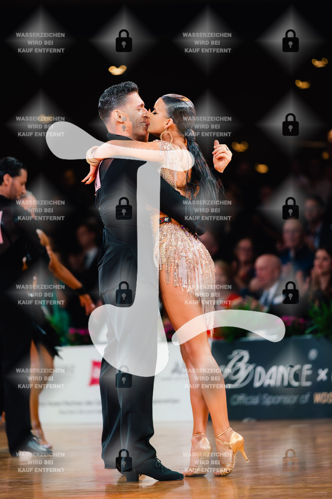 GOC 2025 - WDSF GrandSlam Latin 10-11th (40) Razvan Dumitrescu _ Jacqueline Joos (Germany)-2025-08-23-5466 | Webshop for digital downloads and prints of dance sport, event & show photographer Julian Link - Realisiert mit Pictrs.com