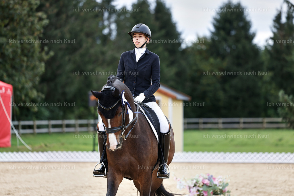 3-Siegerehrung-Dressur M_-StoibPH-2588 | working equitationturnier fotograf videograf stoibphotography marixx film working equitation deutschland reitsport turnierfotografie eventfotografie equestrian events