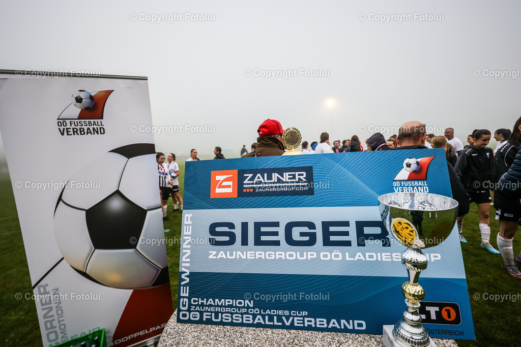 A-BINDER_20240601_0079 | St.Stefan,AUSTRIA,01.June.24 - SOCCER - Zaunergroup OOE Ladies Cuo, LASK vs FCPS. Image shows the trophy.Photo: Sportmediapics.com/ Manfred Binder