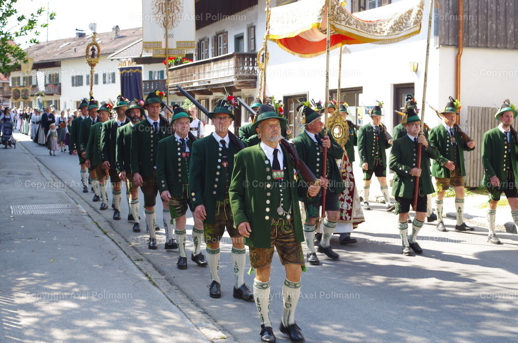 IMGP3795 | fotografiert von Axel PollmannLeonhardi Wallfahrt Benediktbeuern und Murnau, Fronleichnam, Fasching, Landschaft im Loisachtal und Benediktbeuern  - Realisiert mit Pictrs.com