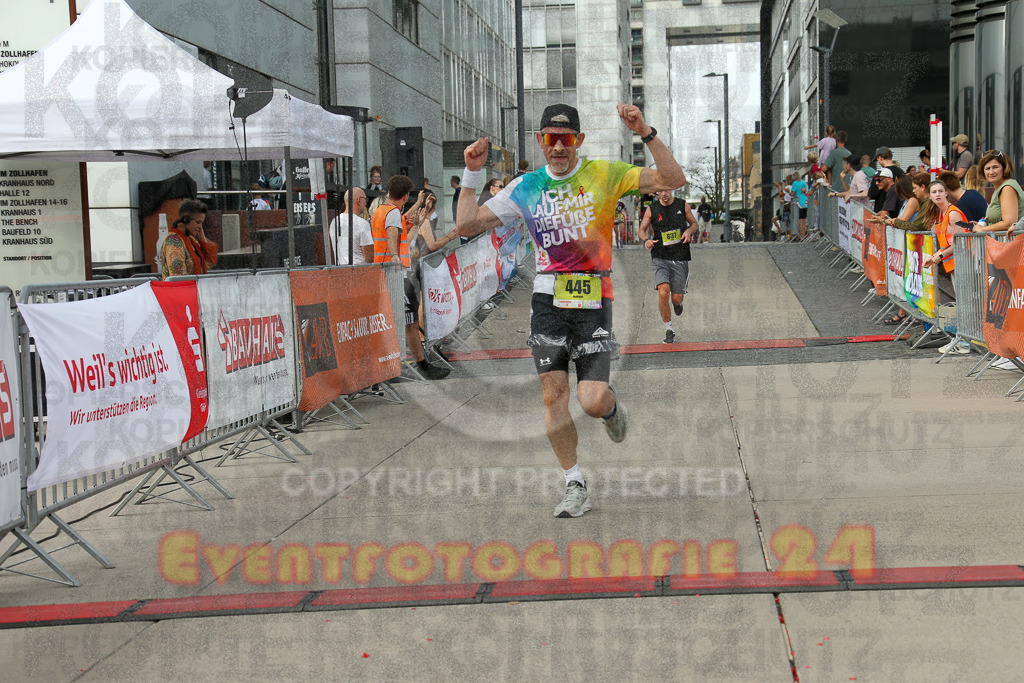 250920_1520_EX1_8915 | Sportfotografie im Rhein-Sieg Kreis, Köln, Bonn, NRW, Rheinland Pfalz, Hessen, etc. Unser Tätigkeitsfeld umfasst den Laufsport vom Volkslauf über den Marathon, Duathlon, Triathon bis zum Ultralauf wie Kölnpfad Ultra oder Schindertrail.