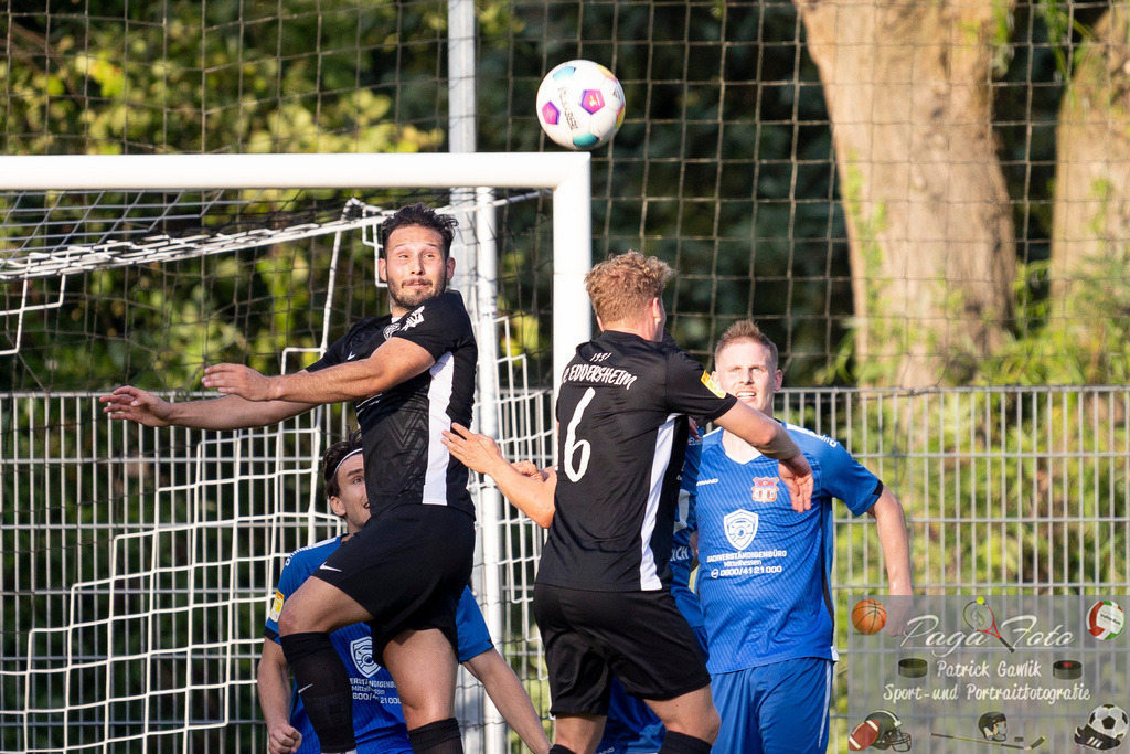 Hessenliga: Türk Gücü Friedberg - FC Eddersheim, 09.08.2024 | Halil Yilmaz (FC Eddersheim #11) &amp; Jan Herrmann (FC Eddersheim #6) versuche nden Kopfball, Türk Gücü Friedberg - FC Eddersheim, Friedberg, Städtischer Sportplatz, 9.8.2024 - Realisiert mit Pictrs.com