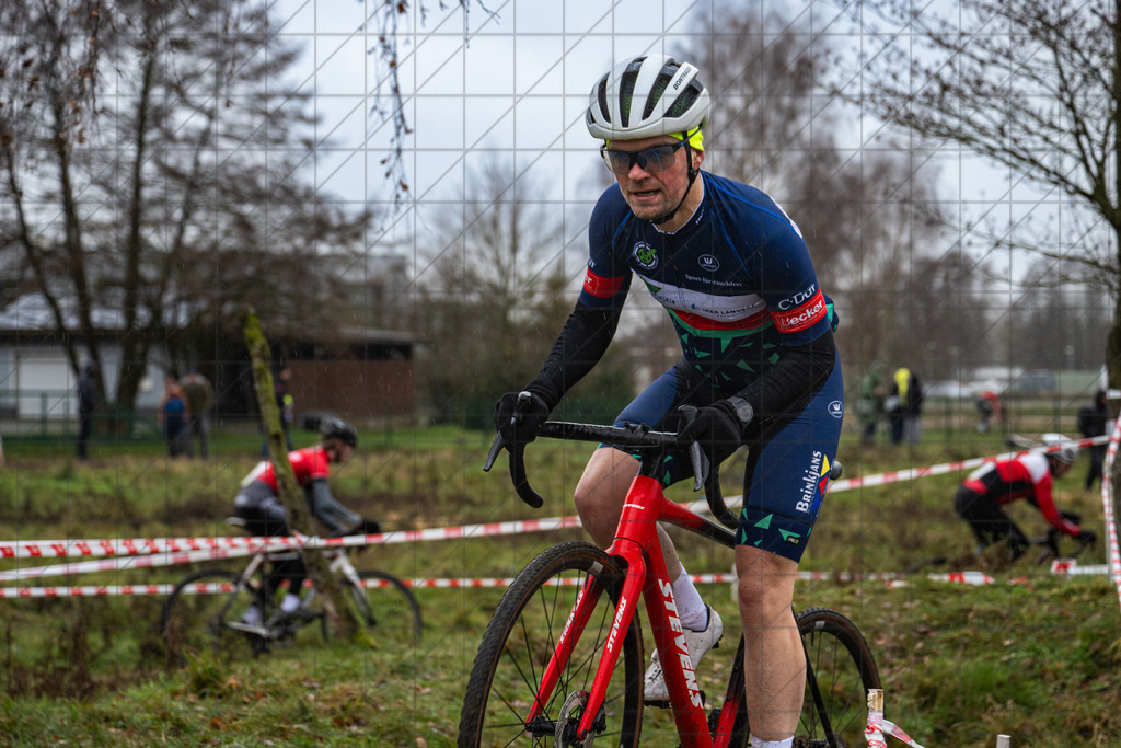 26. Stadler Weser-Ems Cup 2025/2026 - Silvestercross Melle | 31.12.25: 26. Stadler Weser-Ems Cup 2025/2026 - Silvestercross Melle / Melle / Deutschland  //   CREDIT:www.bullenfotos.de, Martin König, Hörner Weg 40, D-49078 Osnabrück, +4917663732967 // Nutzung und Weitergabe nur zu den vereinbarten Zwecken. Presseanfragen an Ersteller. Alle Rechte beim Ersteller. Honorierung nach MFM. - Realisiert mit Pictrs.com