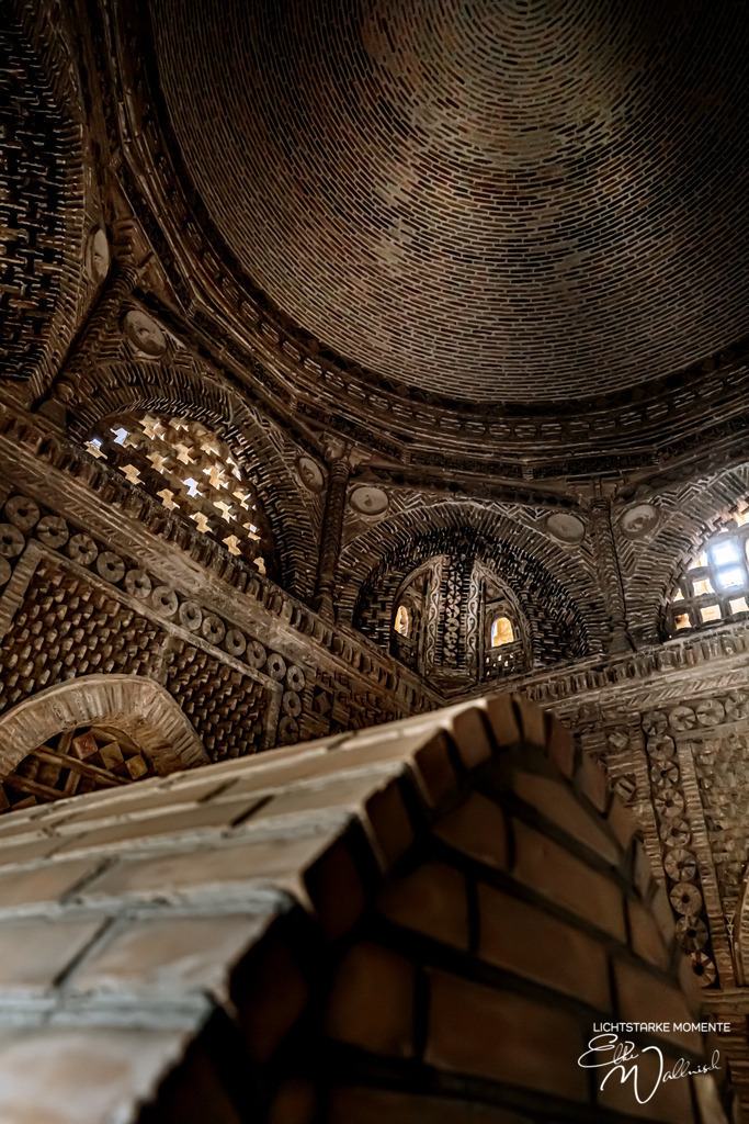 Samaniden Mausoleum, Buchara  | Herzlich willkommen auf meiner Seite! Ich bin Elke Wallnisch, Deine Fotografin für lichtstarke Momente. Der Name steht für alles, was mich mit der Fotografie verbindet: Das Licht und seine machtvolle Wirkung auf eine Situation oder unsere Stimmung - Realisiert mit Pictrs.com