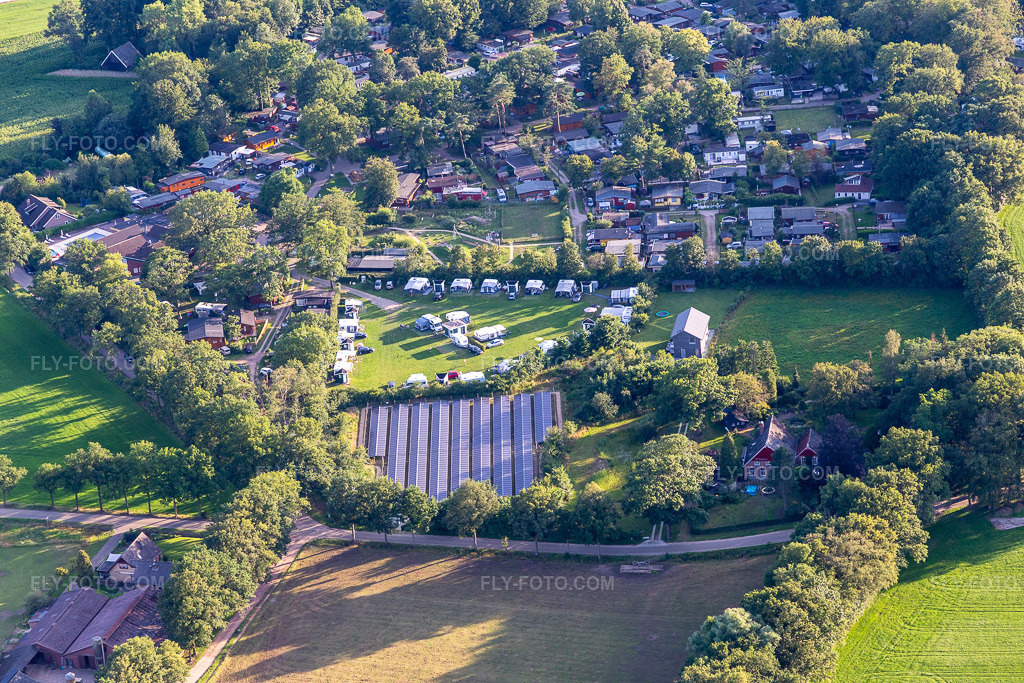 Aerial view: Camping 't Wieskamp in Winterswijk Henxel in the state Gelderland, Netherlands. – Photo: IMG_007980.jpg taken on 07/12/2020 by Werner Riehm/FLY-FOTO.com – Resolution of the original: 5472 x 3648 px
