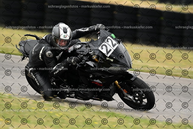 25bt02-1385 | markuskiefer.com - Realisiert mit Pictrs.com