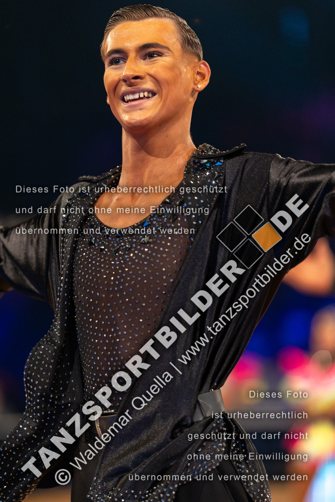 20231111-01304 | Hier finden Sie Tanz Bilder vom Latein und Standard Formationen tanzen. Sportbilder vom Tanzsport. Schöne Fotos und von Weltmeisterschaft, Europameisterschaft, Bundesliga, Regionalliga, Oberliga und Landesliga sowie von GOC Stuttgart, DanceComp, WM Bremen