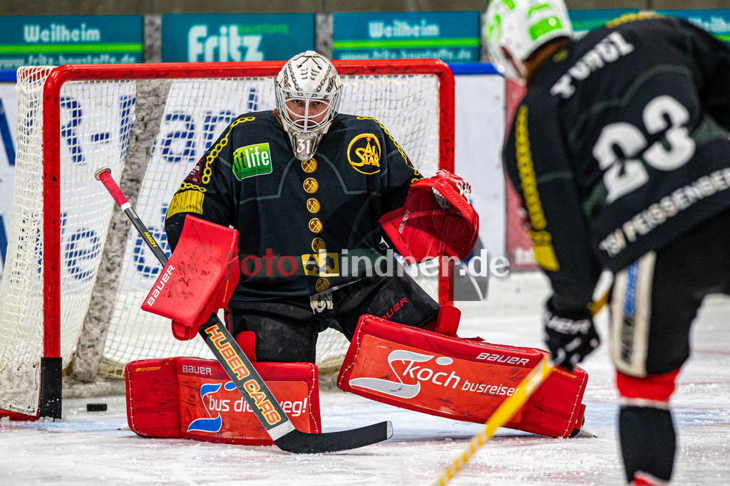 TSV Peißenberg Miners vs EHC Königsbrunn | Eishockey Bayernliga Vorbereitung 2024/2025, TSV Peißenberg Miners vs EHC Königsbrunn, 20240928,Korbinian SERTL (Miners Goali 31) in Aktion beim Aufwärmen,2024-09-28 in Peißenberg (Eisstadion)Korbinian SERTL (Miners Goali 31)Copyright: WolfgangxLindner