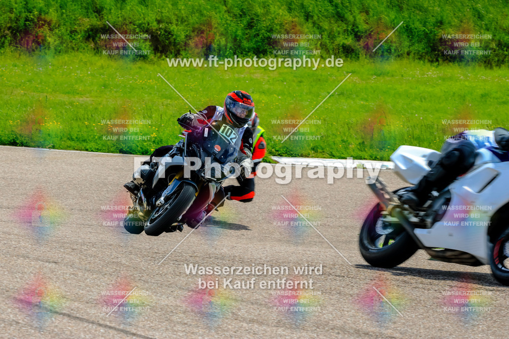 MotoTeam-9875 | Hier findet Ihr Bilder von Touristenfahrten auf der Nürburgring Nordschleife oder von anderen Veranstaltungen die ich besucht habe. Viel Spass beim Durch Schauen 