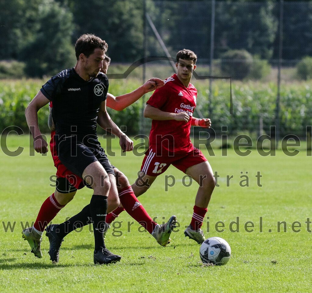 2023-09-17_017_DJK_Ottenhofen_gegen_FC_Finsing_II | Ottenhofen, Deutschland, 17.09.2023:
Fußball, Kreisklasse 2023 / 2024, 7. Spieltag, DJK Ottenhofen gegen FC Finsing II, Endergebnis: 3:0

Matthias Dietrich (DJK Ottenhofen, #5), Benedikt Schiwietz (FC Finsing, #28)

Foto: Christian Riedel / fotografie-riedel.net