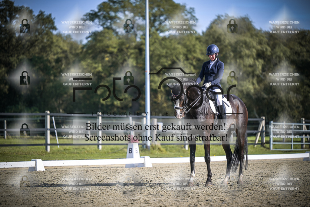 DOS_2345 | Entdecke hochwertige Reitturnierfotos von Foto Oger. Professionell, emotional und authentisch – jetzt Lieblingsmomente im Shop bestellen.Deutschlandweite Turnierfotografie. - Realisiert mit Pictrs.com