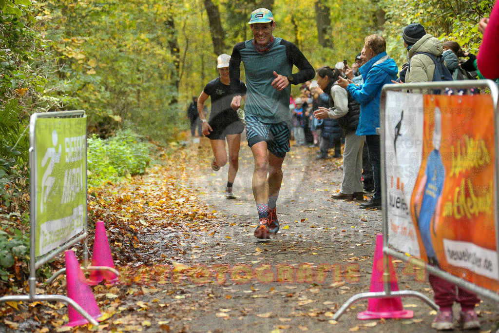 251026_1218_EX1_0050 | Sportfotografie im Rhein-Sieg Kreis, Köln, Bonn, NRW, Rheinland Pfalz, Hessen, etc. Unser Tätigkeitsfeld umfasst den Laufsport vom Volkslauf über den Marathon, Duathlon, Triathon bis zum Ultralauf wie Kölnpfad Ultra oder Schindertrail.