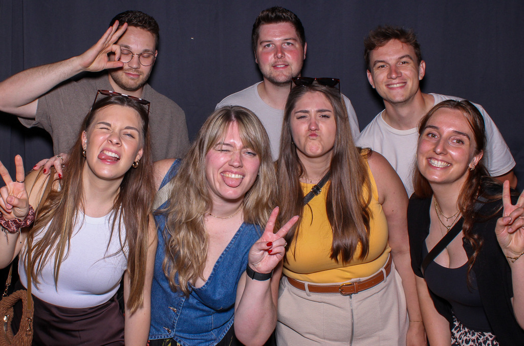 top-top.de-250628-062 | Foto, Video, Fotografie, Videografie, Fotobox, DJ, Discjockey, Musik, Musikbox, Veranstaltung, Photobooth, Amazon, Ebay, Buchtipp, Bestseller, Autor, Verlag, Buch, Wesel, Hamminkeln, NRW, Dinslaken, Rees, Drohne, Hochzeit, Party, Fotobox, Wesel, Fotograf