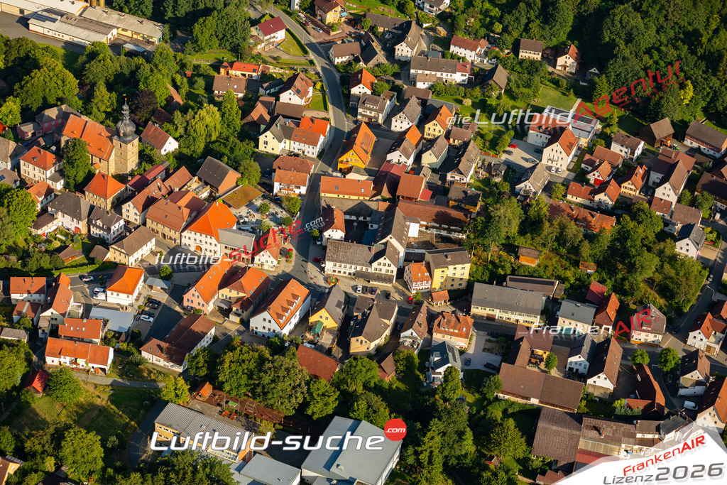 Das Luftbild zeigt :  Kasendorf - Die Luftaufnahme wurde 2024 vom UL-Flugzeug aus erstellt ( keine Drohne ) - Hochauflösende Luftaufnahme - Für grossformatige Ausdrucke geeignet. Die Geschenkidee !Mit Lizenz und Bildrechte bestellbar