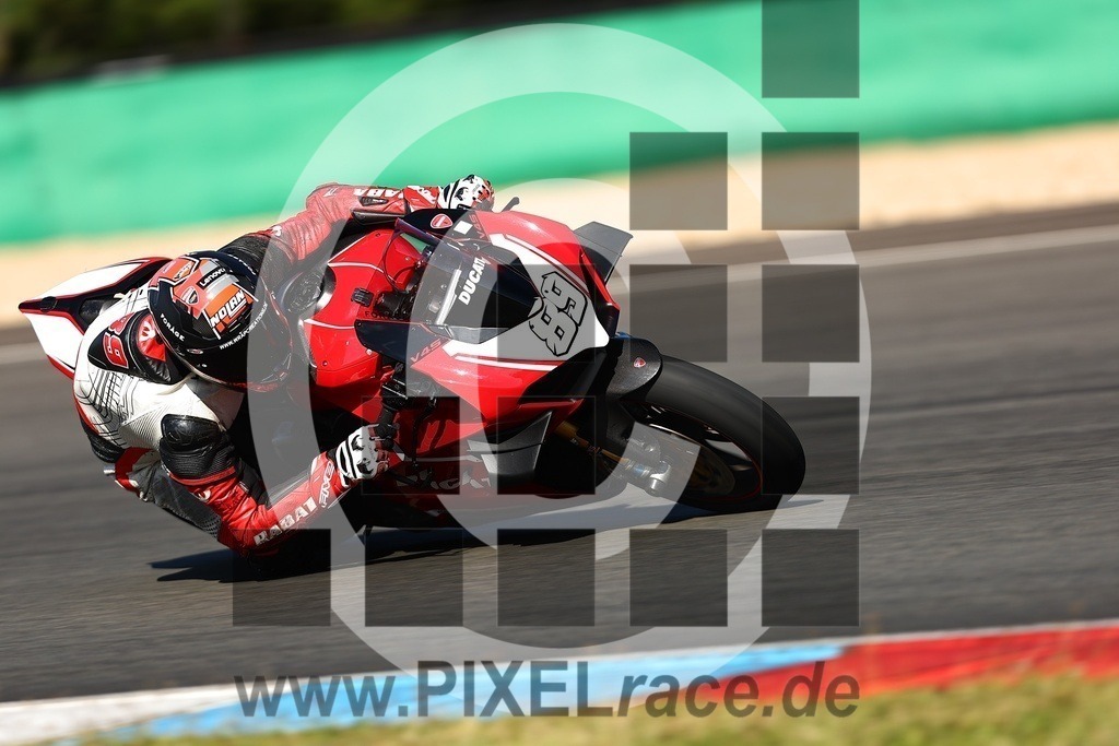 0089-20250829_00199 | Schöne Erinnerungen an spannende Momente - das festzuhalten ist unser Job. PIXELrace.de ist seit 2003 auf den Rennstrecken Europas unterwegs um die Action draußen beim Fahren und die wunderbare Stimmung imm Fahrerlager für euch einzufangen.