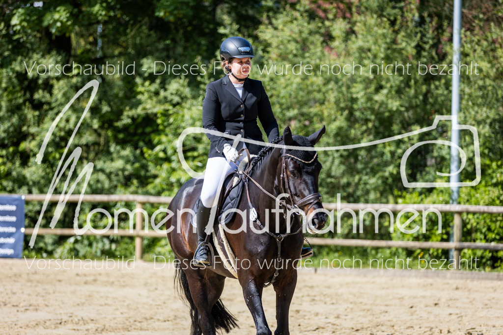 Donop24-ESpr-033 | MomenTaufnahmen Pferdesportfotos