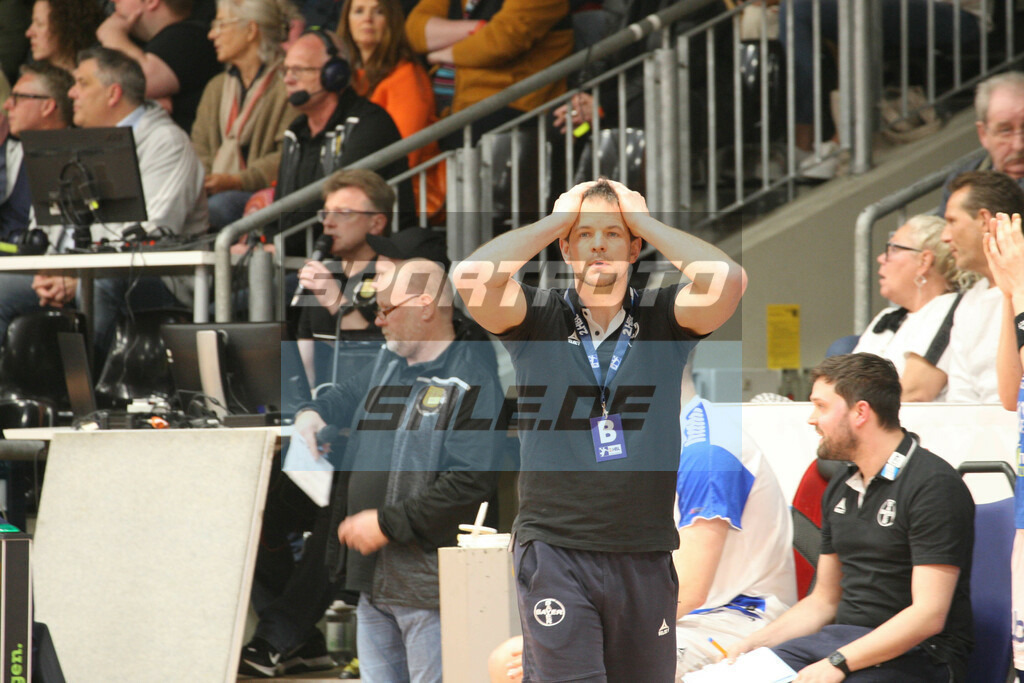 Eintracht Hagen - Dormagen | Dormagens Trainer Matthias Flohr - © Sportfoto-Sale (MK) - Realisiert mit Pictrs.com