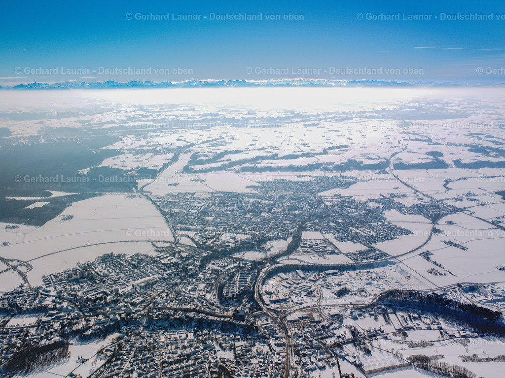 2600020 | Blick über Neu-und Altötting in Richtung Alpen, Winteraufnahme