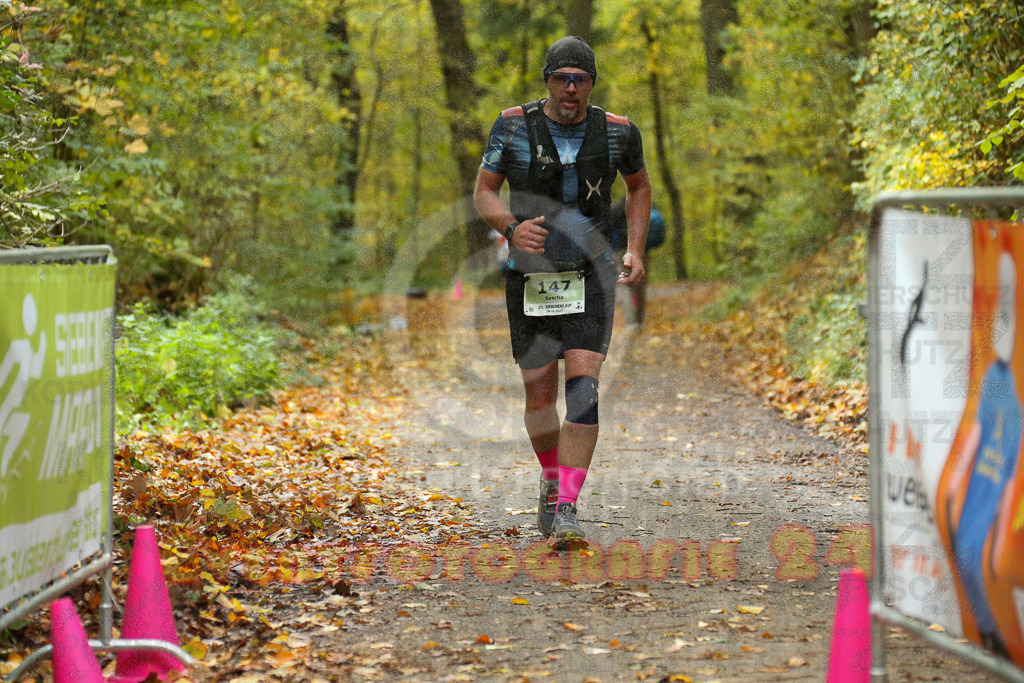 251026_1407_EX1_4110 | Sportfotografie im Rhein-Sieg Kreis, Köln, Bonn, NRW, Rheinland Pfalz, Hessen, etc. Unser Tätigkeitsfeld umfasst den Laufsport vom Volkslauf über den Marathon, Duathlon, Triathon bis zum Ultralauf wie Kölnpfad Ultra oder Schindertrail.