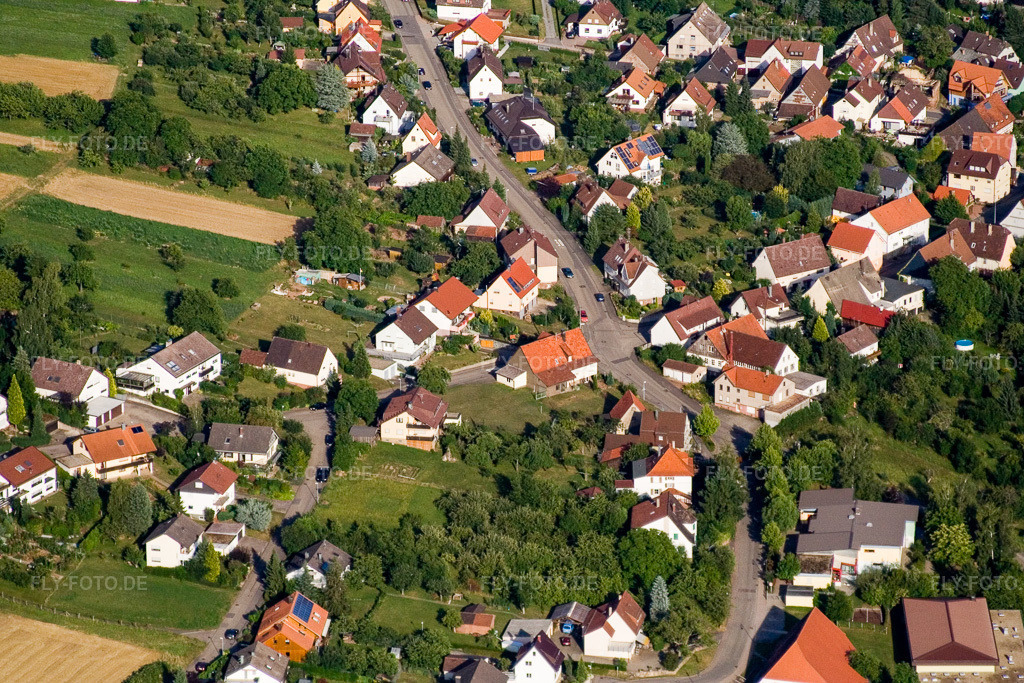 Luftbild: Kelterstr im Ortsteil Obernhausen in Birkenfeld im Bundesland Baden-Württemberg in Deutschland. Foto: IMG_12334.jpg vom 05.08.2008 durch Werner Riehm/FLY-FOTO.de
