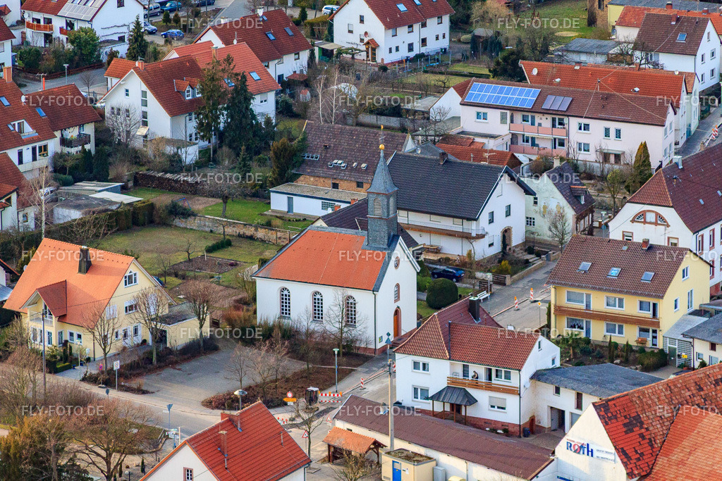 Kapelle in der Mörlheimer Hauptstr | Luftbild: Kapelle in der Mörlheimer Hauptstr im Ortsteil Mörlheim in Landau im Bundesland Rheinland-Pfalz in Deutschland. Foto: IMG_24837.jpg vom 05.03.2010 durch Werner Riehm/FLY-FOTO.de - Realisiert mit Pictrs.com