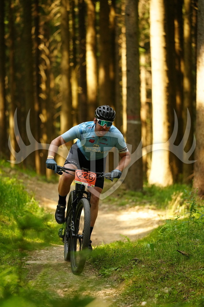 FC102805 | Fotogalerie der Treibjagd im Dunkelwald - Dein MTB Etappenrennen im Erzgebirge - Realisiert mit Pictrs.com