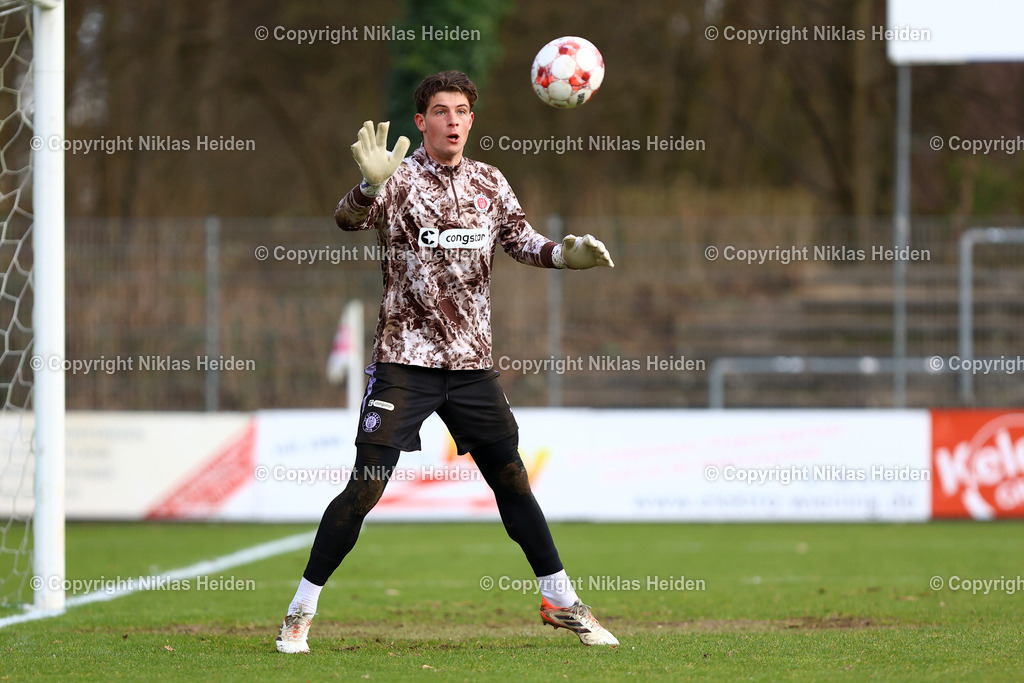 NH_FCStPauliU23_FSVSchöningen_RegionalligaNord_15032026 | #24 Emil Gazdov (FC St. Pauli U23)Fußball I Herren I Regionalliga Nord I Saison 2025-2026 I 26. Spieltag I FC St. Pauli U23 - FSV Schöningen I 15.03.2026 I Edmund-Plambeck-Stadion