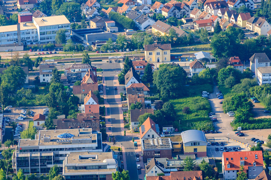 Luftbild: Gartenstr in Kandel im Bundesland Rheinland-Pfalz in Deutschland. Foto: IMG_50858.jpg vom 04.07.2012 durch Werner Riehm/FLY-FOTO.de