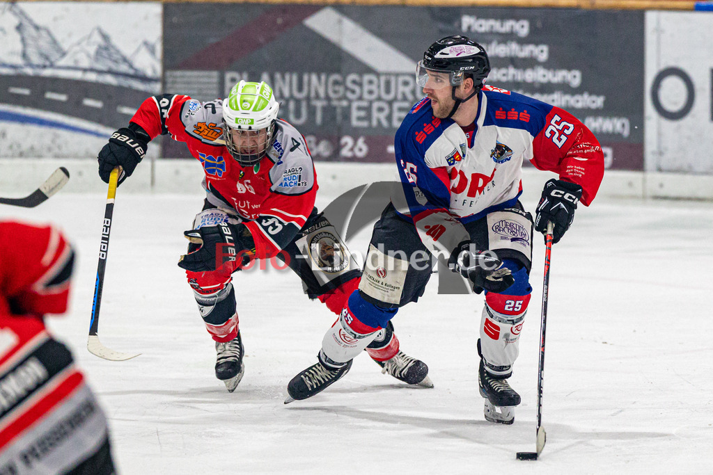 TSV Peißenberg Miners vs ESC Dorfen Eispiraten | Eishockey Bayernliga 2023/2024, TSV Peißenberg Miners vs ESC Dorfen Eispiraten, 20231229,
Kampf um den Puck Florian KANZELSBERGER (Eispiraten 25) und Moritz BIRKNER (Miners 95),
2023-12-29 in Peißenberg (Eisstadion)
95 Moritz BIRKNER (Miners 95), 25 Florian KANZELSBERGER (Eispiraten 25)
Copyright: WolfgangxLindner foto-lindner.de