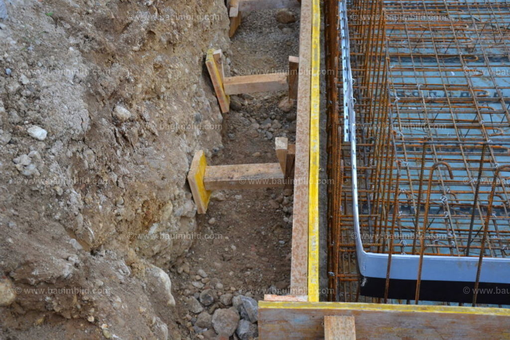 bib-lg04-betonarbeiten-0568 | Nach LV-Leistungsgruppen sortierte Detailfotos über den Bau eines Hauses. Alle Hausbau-Bilder direkt vom Urheber und Autor der Website Haus-Selber-Bauen.com