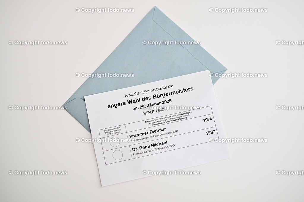 Linz_ Wahlkarte_ Briefwahl_ 18.01.2025-1 | 18.01.2025, Linz, AUT, Wahlkarte, im Bild Themenbild, Briefwahl, Buergermeisterwahl Linz 2025, Buergermeisterkanditat, Oberoesterreich, Politik, Post, Postzustellung, Stimmabgabe, Briefwahl, Wahlbeteiligung, Wahlkarte, Wahlrecht, Wahlumschlag, Wahlunterlagen, Wahlzettel, Amtlicher Stimmzettel, engere Wahl, Stichwahl