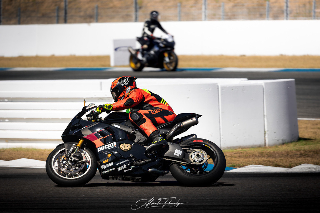 Ducati Trackday Hockenheimring 2026 | Entdecken Sie die faszinierende Welt von Alexander Tschuncky Arts: Kreative Fotografie, atemberaubende Automobilkunst und hochwertiger Bilderdruck. Lassen Sie sich inspirieren! - Realisiert mit Pictrs.com