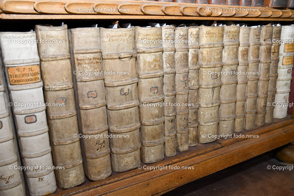 Stift Lambach_ Bibliothek_ 25.08.2022-16 | 25.08.2022, Lambach, AUT, Stift Lambach, Bibliothek, im Bild Buecher, Bibliothek
