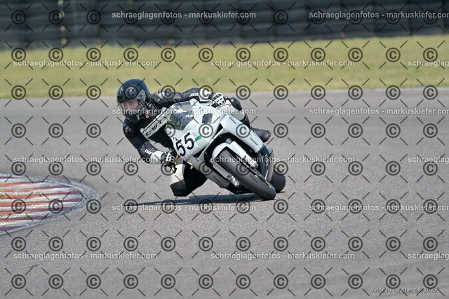 26BT02-1991 | markuskiefer.com - Realisiert mit Pictrs.com