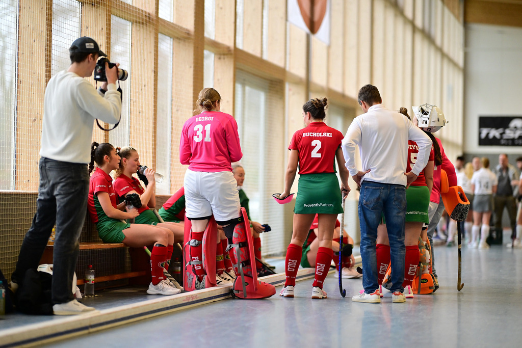 Hockey I Frauen I Saison 2024-2025 I 1. Bundesliga Nord I 5. Spieltag I Hamburger Polo Club - Der Club an der Alster | Der Sportfotograf. - Realisiert mit Pictrs.com